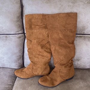 NWT knee length flat boots